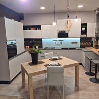 cucina moderna con penisola