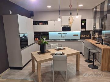 cucina moderna con penisola