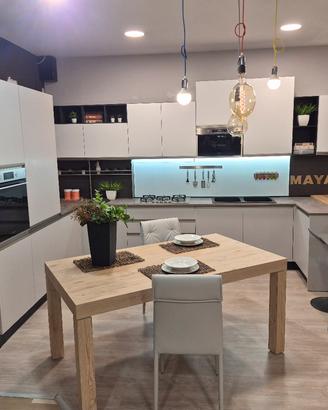 cucina moderna con penisola