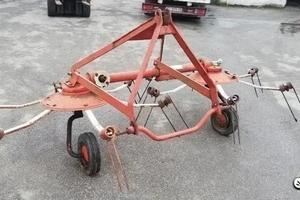 girello per fieno a due giranti larghezza 1,60m