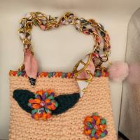 Borsetta artigianale all’uncinetto – pezzo unico