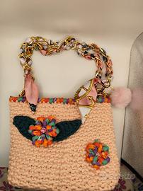 Borsetta artigianale all’uncinetto – pezzo unico