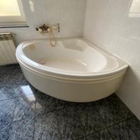 Vasca da bagno angolare