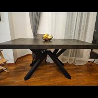 Tavolo moderno allungabile