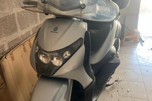 Piaggio Beverly 250