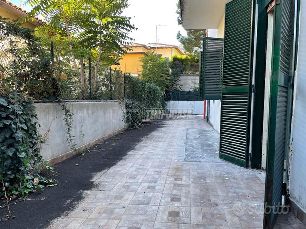 2 VANI SEMI INDIPENDENTE CON TERRAZZO