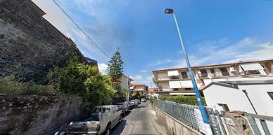 Cod.VG33 Garage Pedara centro