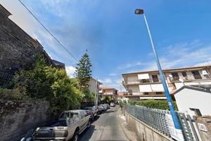 Cod.VG33 Garage Pedara centro