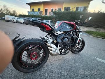 Mv agusta brutale dragster 800 RR
