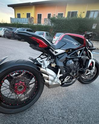 Mv agusta brutale dragster 800 RR