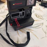 Macchina fotografica polaroid 645