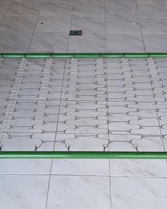rete singola metallo e materasso standard