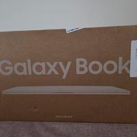 Samsung Galaxy Book4 e Monitor 33"QHD e accessori