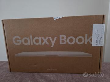 Samsung Galaxy Book4 e Monitor 33"QHD e accessori