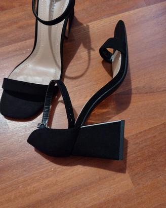 Due paia di scarpe 