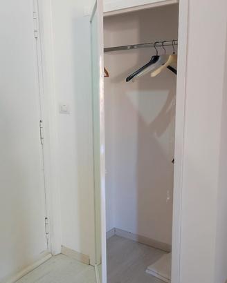 Porta di legno laccato bianco e vetro