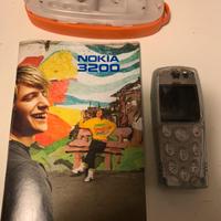 Telefonino Nokia 3200 con cutcover