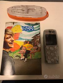 Telefonino Nokia 3200 con cutcover