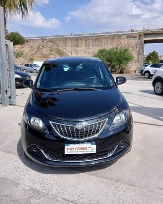 Lancia Ypsilon 1.0 FireFly 5 porte S&S Hybrid Albe