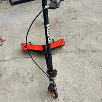 Monopattino Razor Powerwing a tre ruote