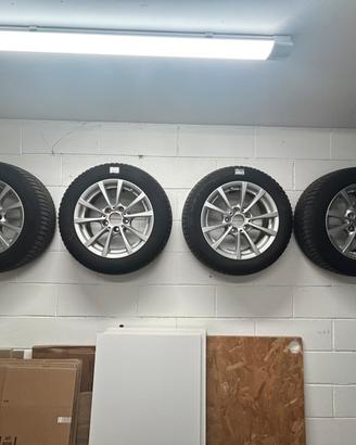 Cerchi BMW 16” con pneumatici invernali