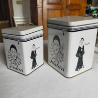 Scatole latta e sotto-tazze vintage Tristan