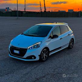 Peugeot 208 1.2 82cv