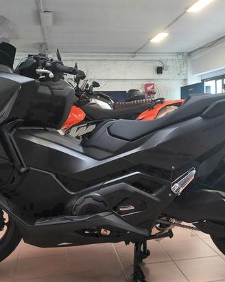 Honda Forza 750