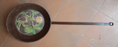 Padella originale antica cottura cibi nei camini