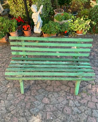 Panchina da giardino in legno