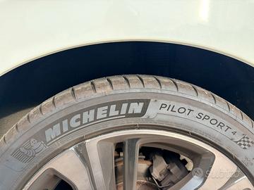 Gomme estive Michelin Pilot Sport 4. 235/45 R17
