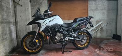 Benelli - Qj SRT 700X