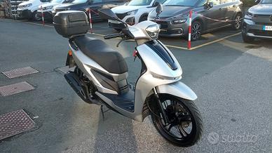 Um Vynwood 125 Pari al Nuovo