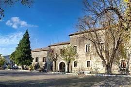 Palazzo / Stabile di 800 m² con più di 5 locali a 