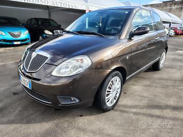 Lancia Ypsilon 1.3 MJT 75 CV Platino