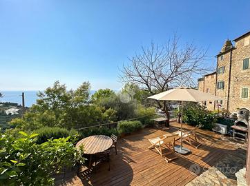 CASA SEMINDIPENDENTE A CIPRESSA