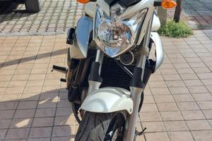 Yamaha XJ6 2010 - solo 1.418 km reali