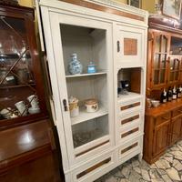 Dispensa credenza vetrina  Dimensioni: 123x50 H220