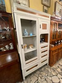 Dispensa credenza vetrina  Dimensioni: 123x50 H220