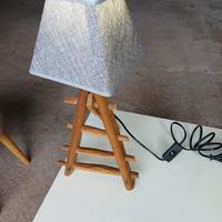 lampada da tavolo a scala 