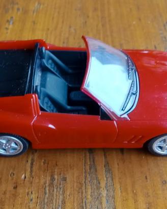 Modello Ferrari SuperAmerica con Motore 1:38