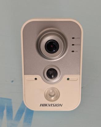 Cube Cam Hikvision DS-2CD2420F-IW