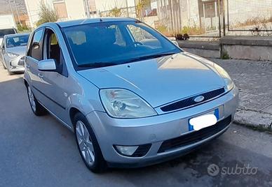 Ford Fiesta 1.4 16V 5p. Ghia