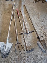 set 5 attrezzi agricoli e da muratore 