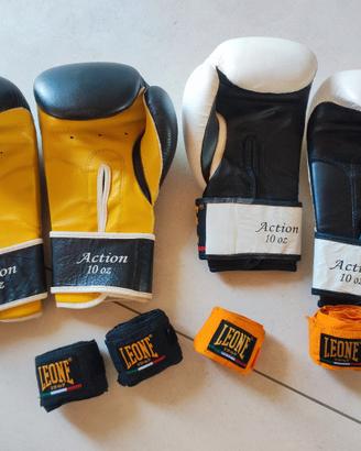 Guantoni Leone originali e polsini per box.