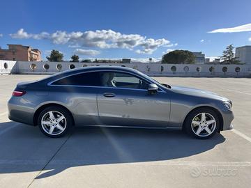 Mercedes-Benz E 220 Coupè 194cv Interno Chiaro