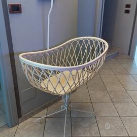 Culla Vintage in vimini e ferro battuto 