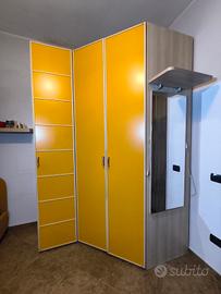 Armadio angolare per cameretta