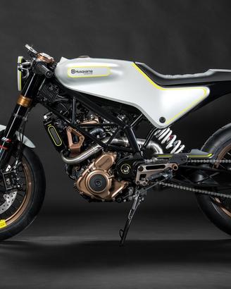 Husqvarna Vitpilen 401 con 5000 km sempre garage