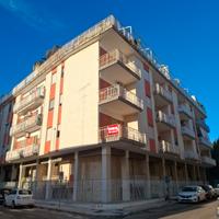 Lecce Centro 1° Piano Ampia Metratura - Garage